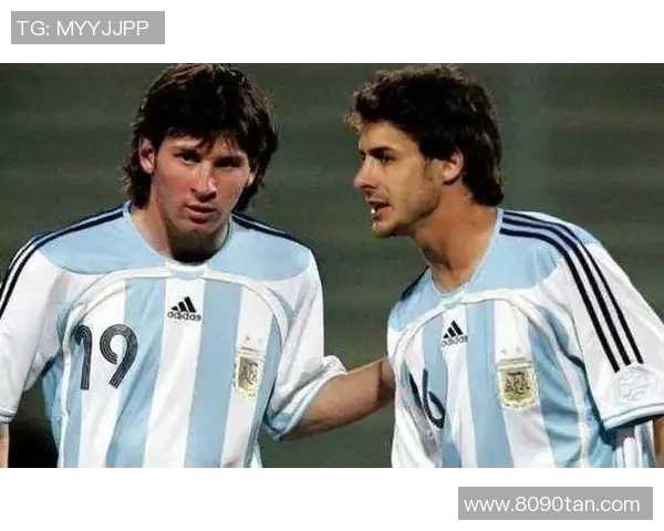 偶像与足球明星的魅力交汇探讨日语文化中的体育偶像现象