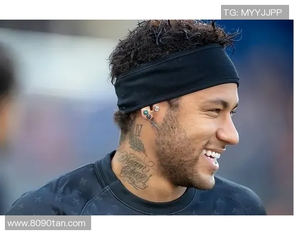 足球明星个性小纹身图案解析与设计灵感分享