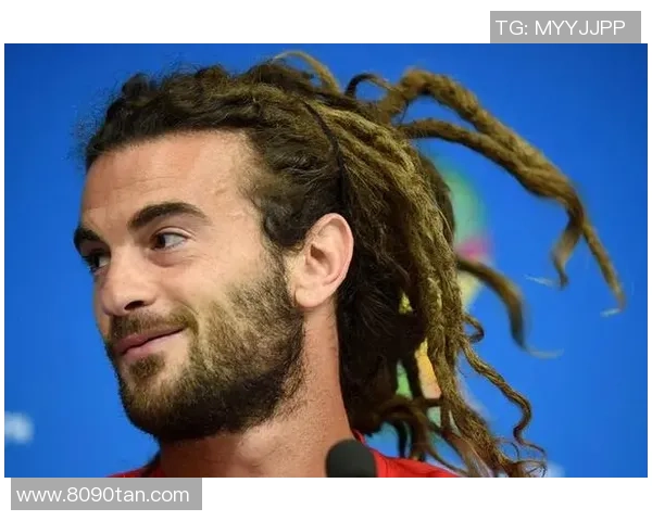 足球明星发型大揭秘从经典到潮流的发型打理技巧与灵感分享 足球明星发型大揭秘从经典到潮流的发型打理技巧与灵感分享