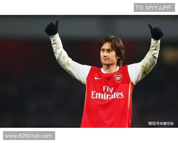 足球明星的悲伤瞬间与背后的故事揭示了他们不为人知的脆弱与坚强