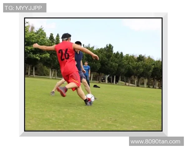 蚌埠足球明星张成林的成长之路与辉煌成就全景回顾