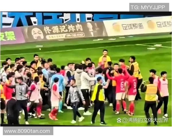 足球明星因场上冲突殴打队友视频曝光引发热议和争议 足球明星因场上冲突殴打队友视频曝光引发热议和争议