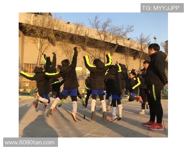 南京网球队的拼搏之路：从默默无闻到冠军赛的辉煌历程